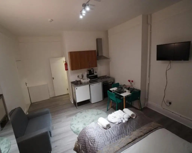 London Queens Apartments