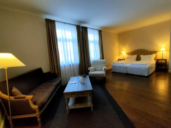 Deluxe Suite