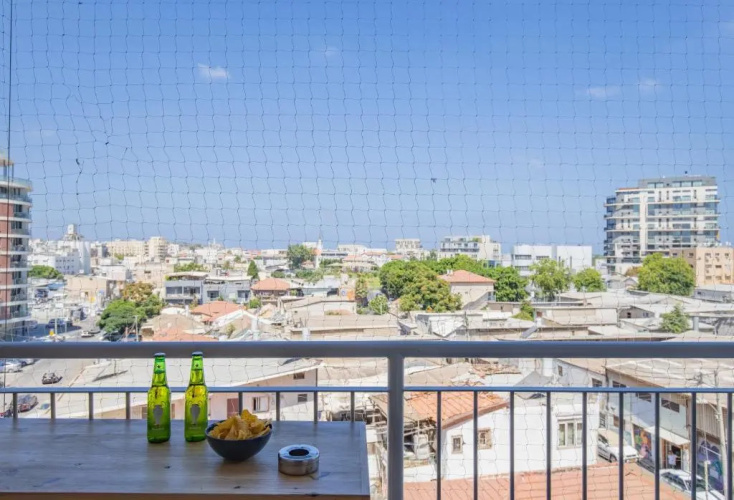 Light Designed Apartment with 2 balconies