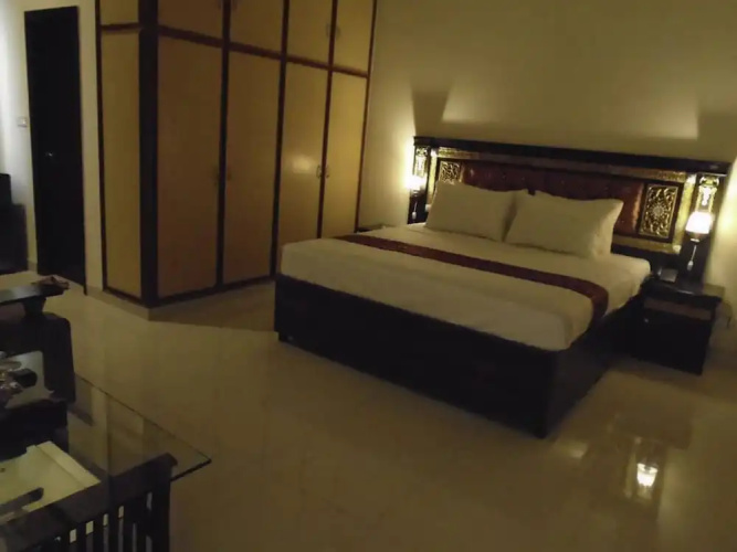 Lotus 1 Hotel