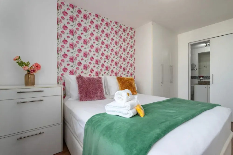 Close to the Olympic Park Well Located Sa1005