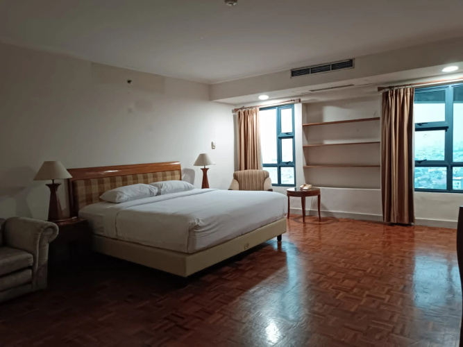 Grand Tropic Suites Hotel