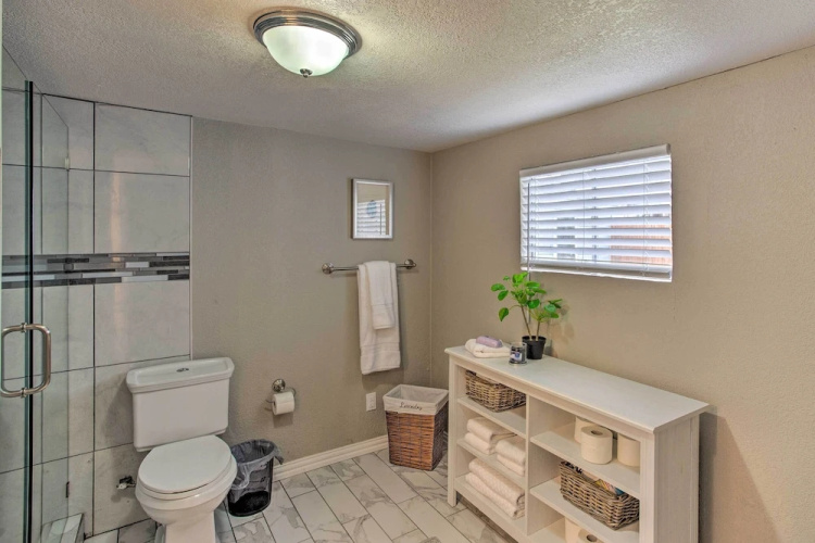 Walk to At&t Stadium: Arlington Home w/ Yard!