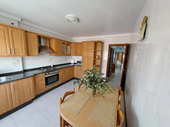 3 Bedrooms Apartment
