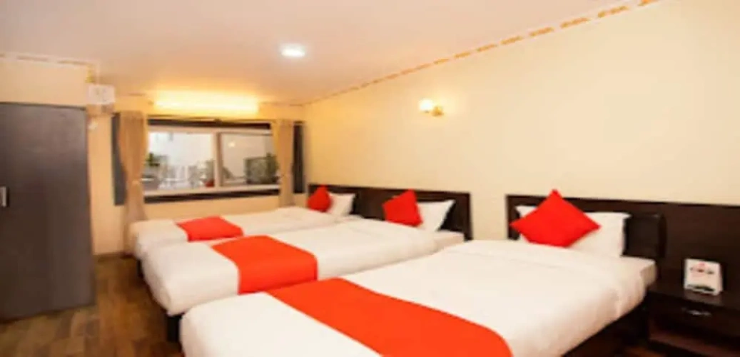 Standard Triple room