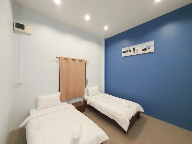 We Hostel Khaolak
