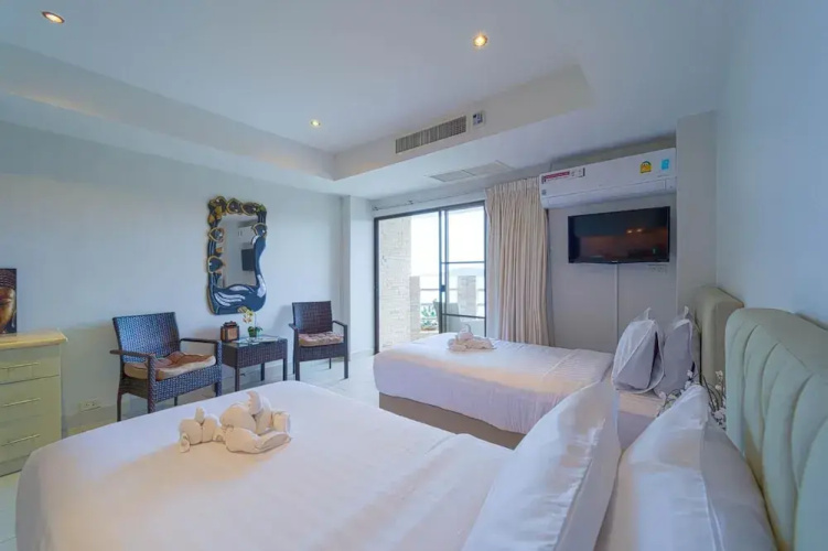 Beachfront Studio Condo-Seaview BW1