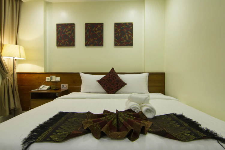 Rose Emerald Hotel