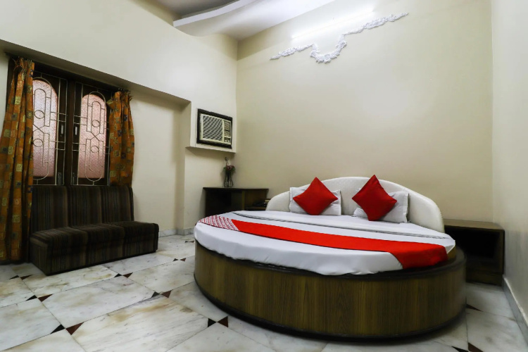 OYO 62282 Elora Guest House