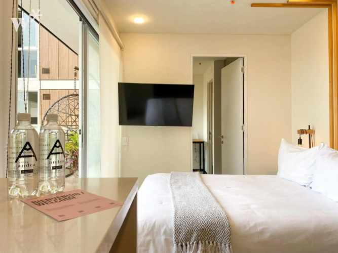 Monochromatic 1BR in Lovely Barranco