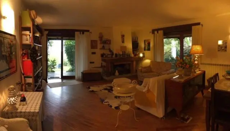 casa intera giardino e piscina