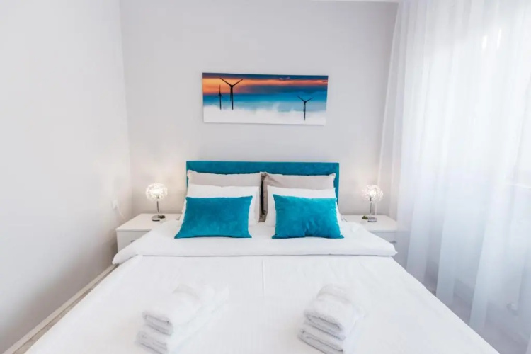Silver Apartment