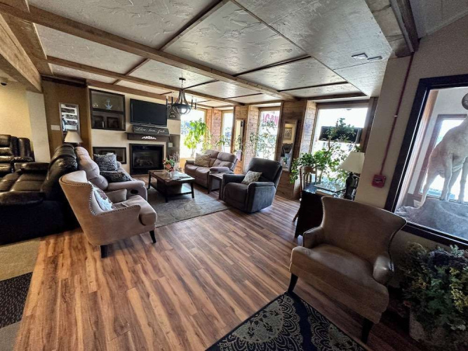 Hooligans Fishing Lodge