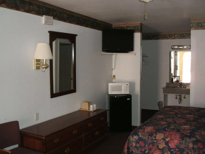 Camlot Inn