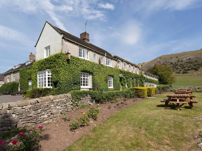 Izaak Walton Hotel