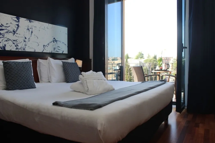 Suite with balcony