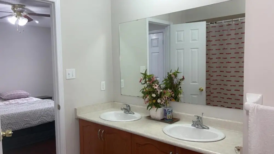 Beautiful Queen Room