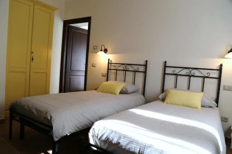 Standard Triple room with balcony