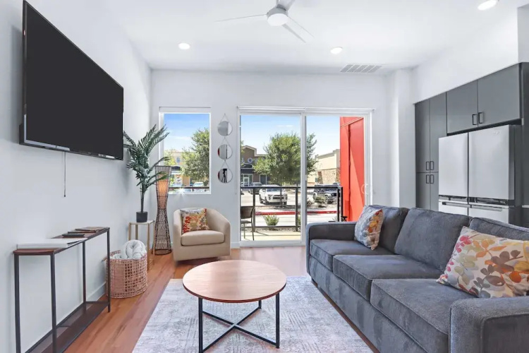 Relax in a Luxe Resort-style Condo