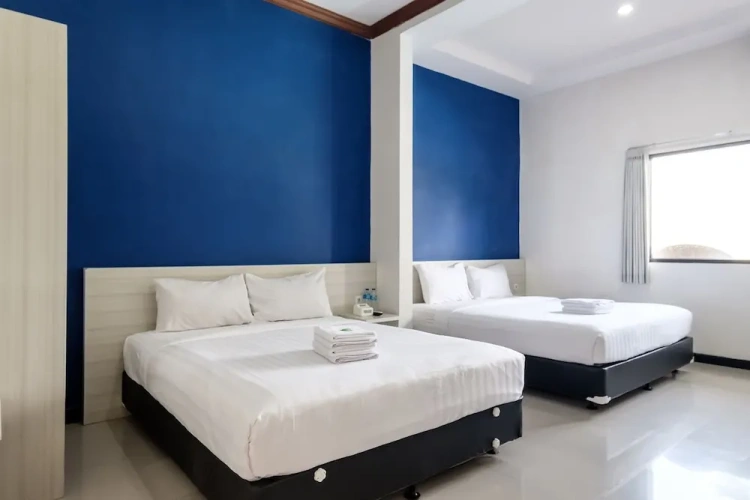 Standard Quadruple Family room