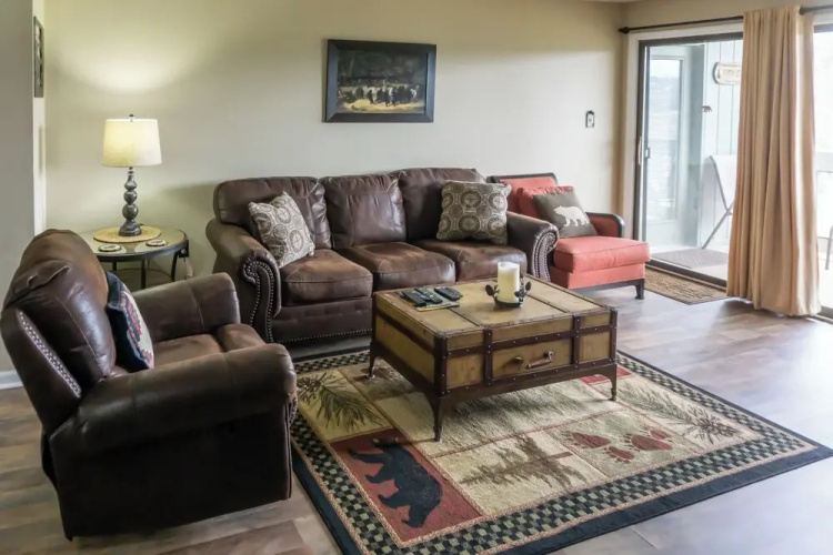 1 Mi to Dtwn Pigeon Forge! Mtn-view Gem w/ Balcony