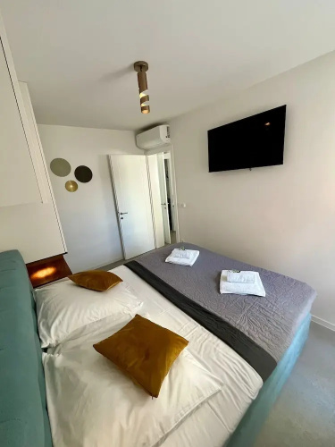 Salt & Stone-apartment with private pool
