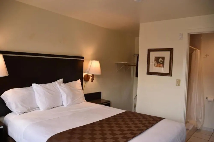 Baycities Motel