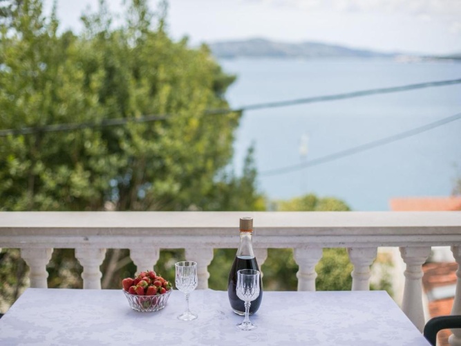 1 Bedroom Apartment with balcony and with view