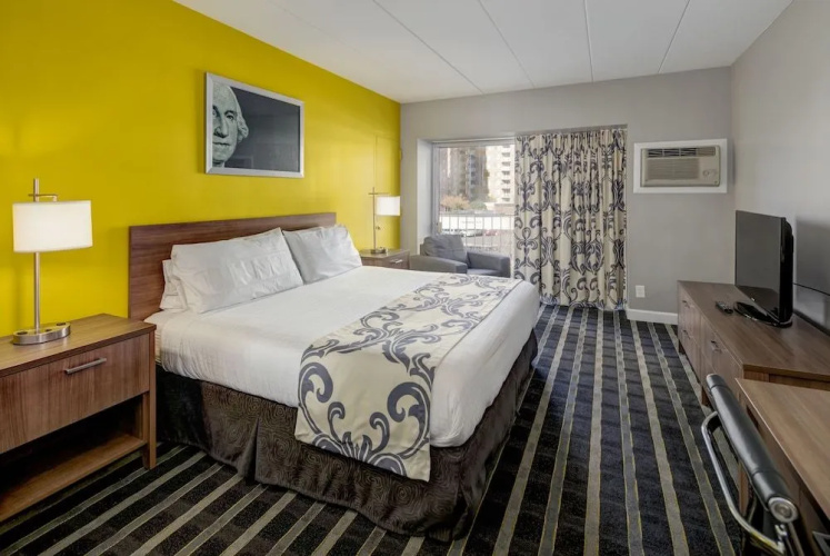 Americana Hotel