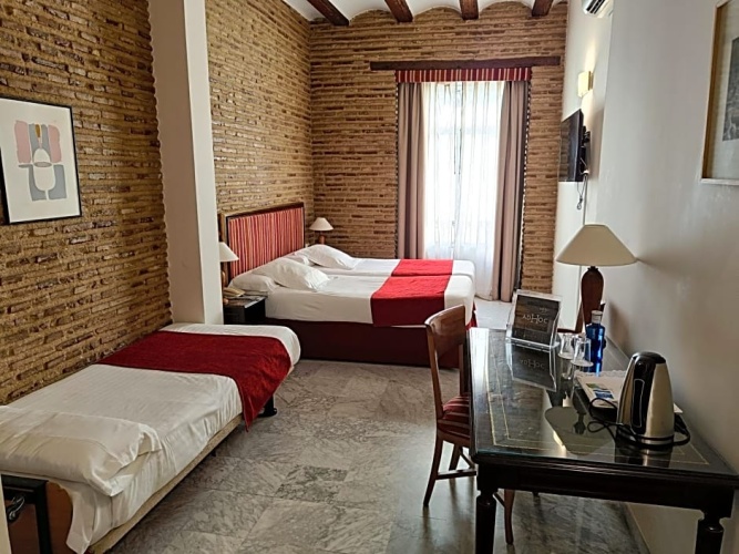 Triple room
