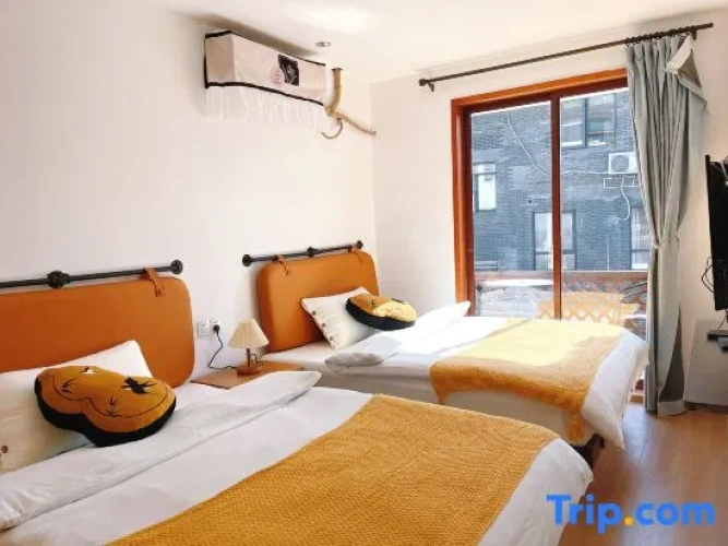 Standard Twin room with balcony