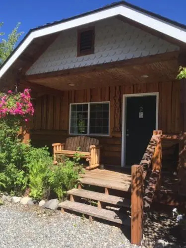 Denali Fireside Cabins & Suites