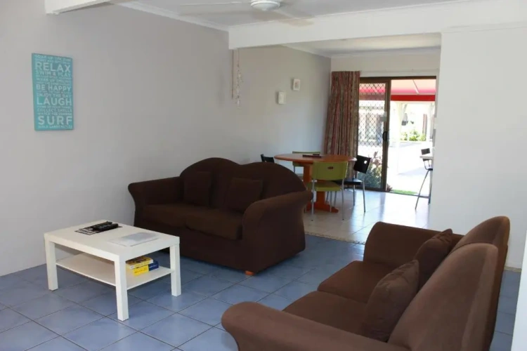 2 Bedrooms Apartment