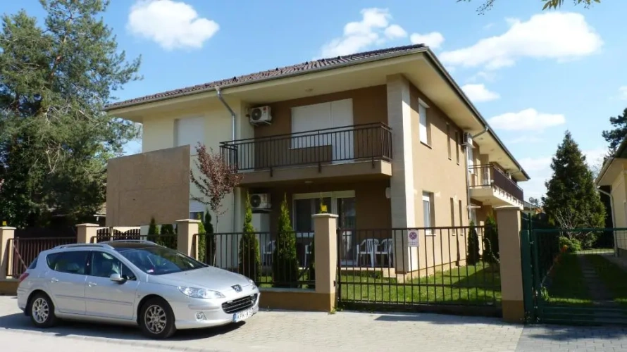 2 Bedrooms Apartment