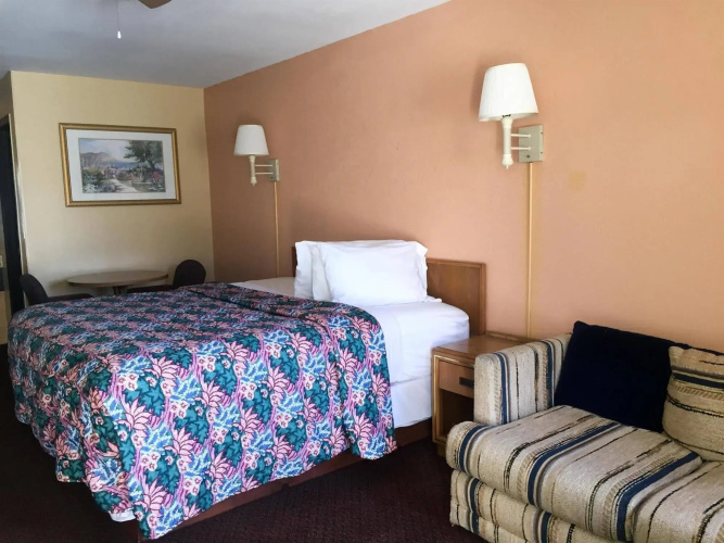 Heritage Inn & Suites