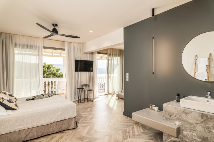 Ino Hotel & Suites