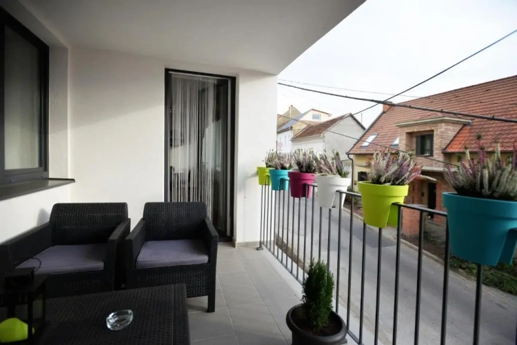 Apartment with balcony