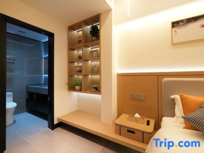 Deluxe Family room with balcony