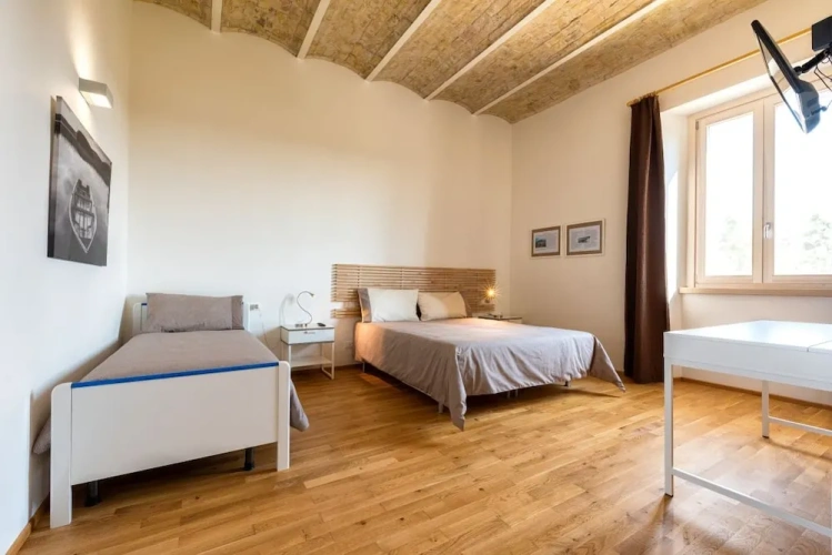 Standard Triple room