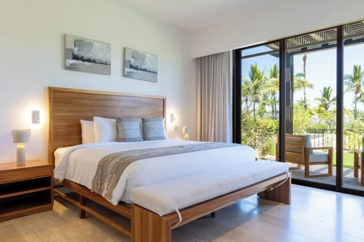 3 Bedrooms Luxury Apartment with balcony