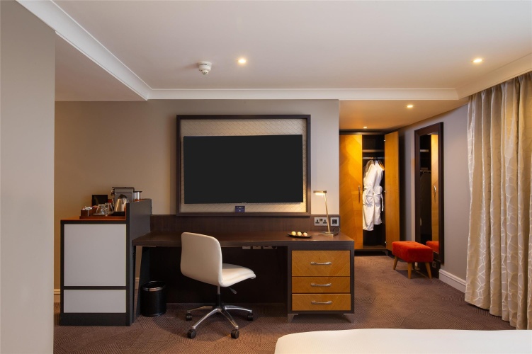 DoubleTree by Hilton London - Ealing photo 7
