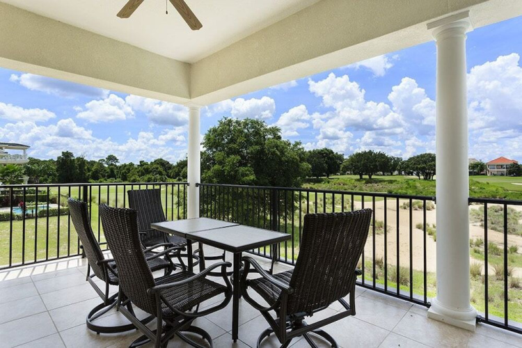 Terrific 5 bed home with a cinima & pool
