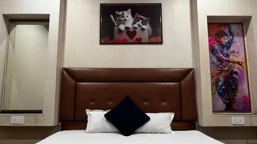 Hotel Raj