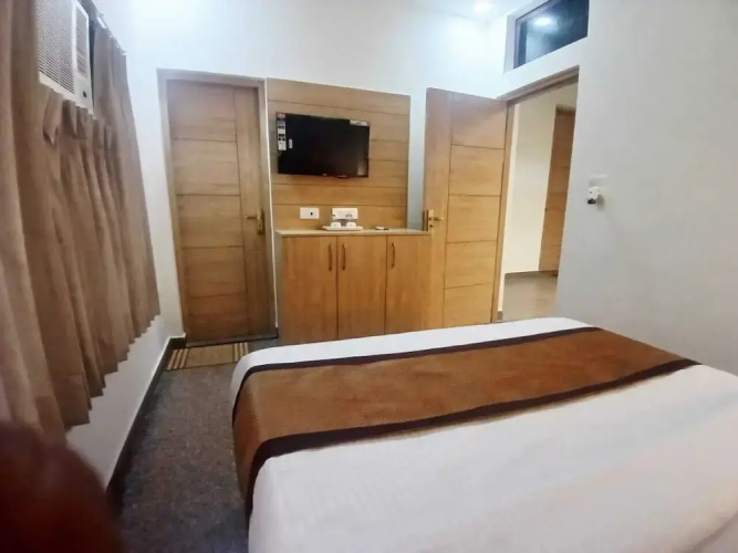 Hotel Devi Ram Atithi Bhawan Vrindavan By HRG