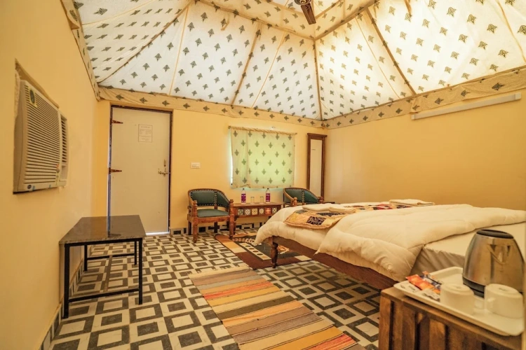1 Bedroom Royal Cottage with balcony and with view