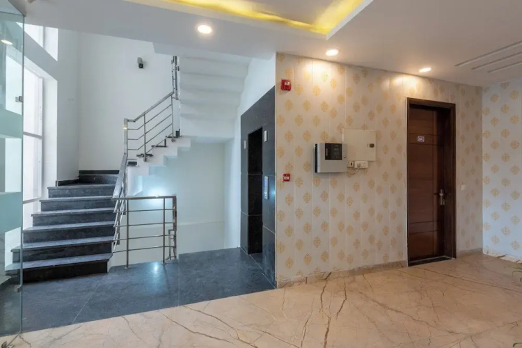 Saavi Hotel Sector- 46