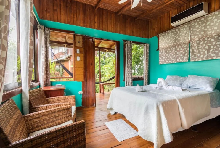 Cotingas Ocean View