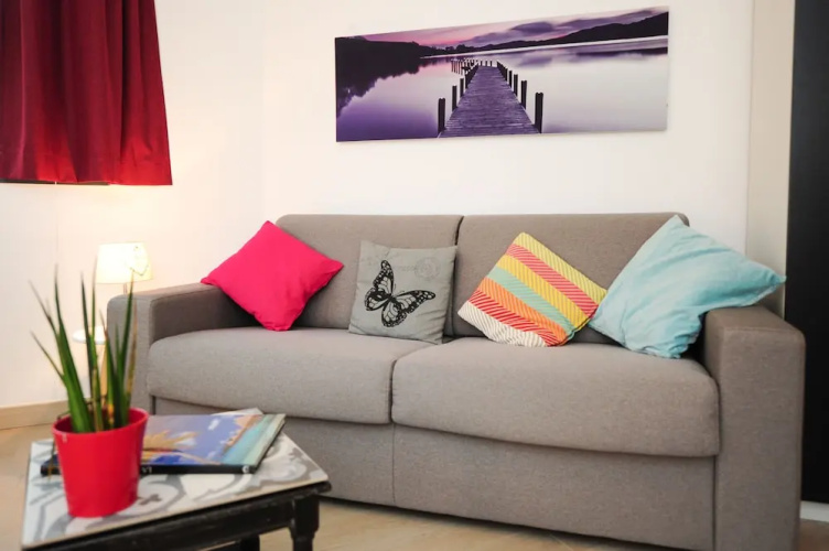 Studio Orange Five Stars Holiday House
