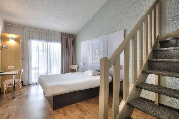 B&B HOTEL Grenoble Université 1