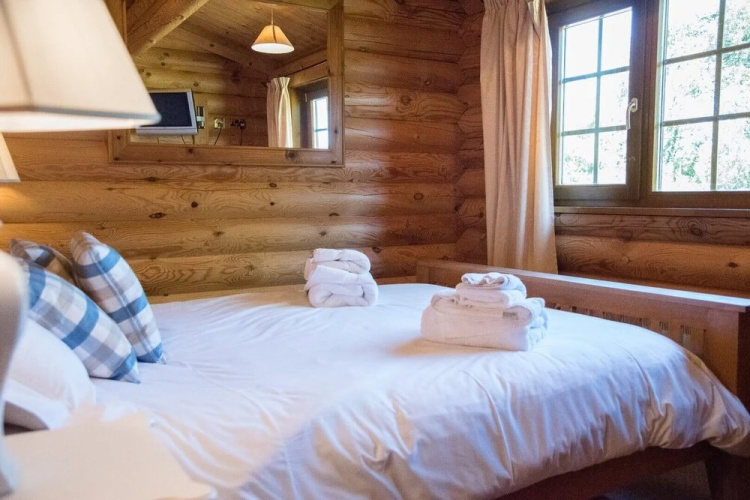 Ash Lodge With Hot Tub, Kingfishers